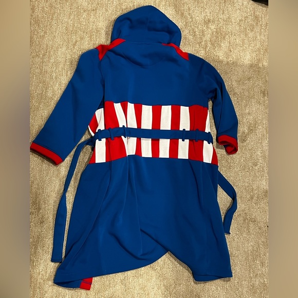 Captain America Robe 🫡🇺🇸 - Picture 2 of 2
